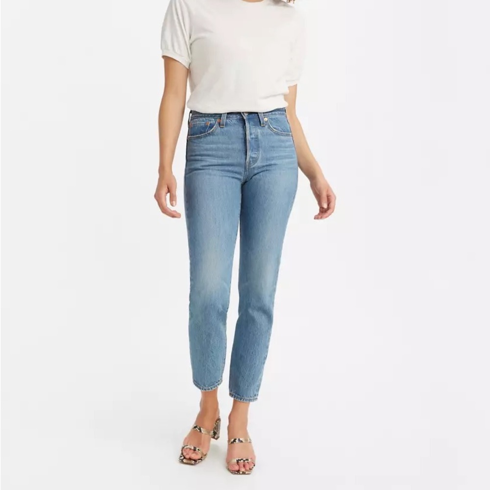 Levi's wedgie fit jeans 27
